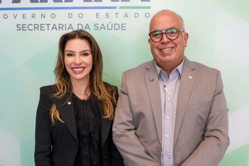 Deputada Maria Victoria (PP) e secretário César Neves.