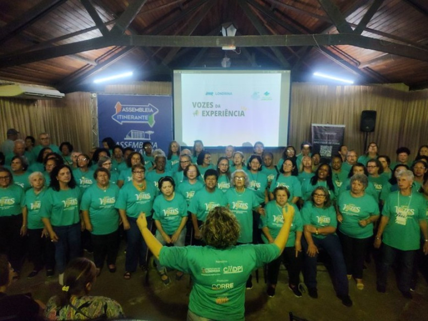Cerca de 150 idosos, que também integraram as atividades da Arena da Democracia.