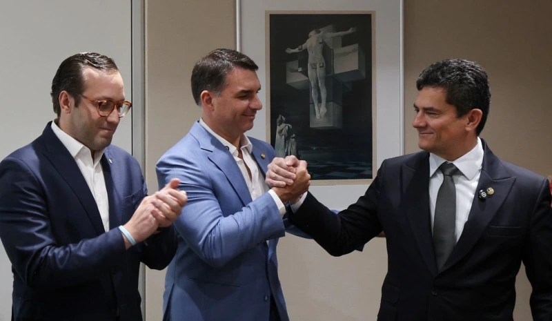 Flávio Bolsonaro em Curitiba participa de evento do PL no dia 29 de maio 1 IMG 6932 Flávio Bolsonaro em Curitiba participa de evento do PL no dia 29 de maio