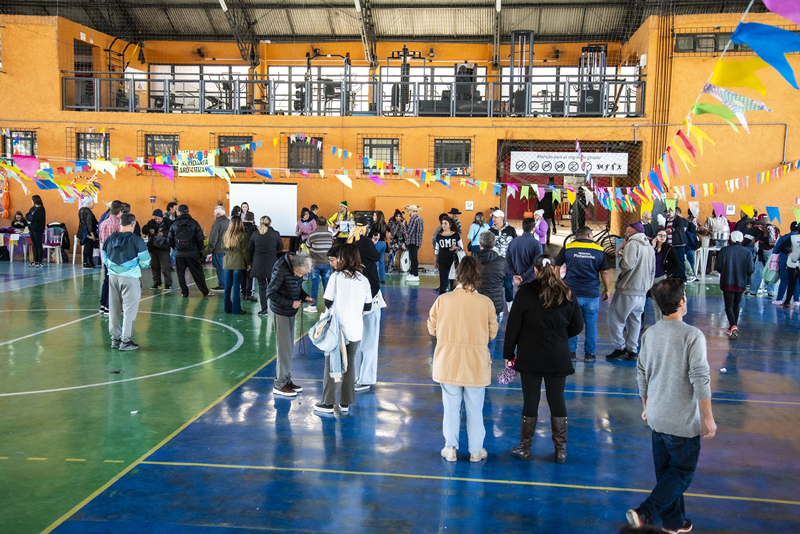 Festa Julina InterCAPS reúne usuários e famílias na Rua da Cidadania do Pinheirinho