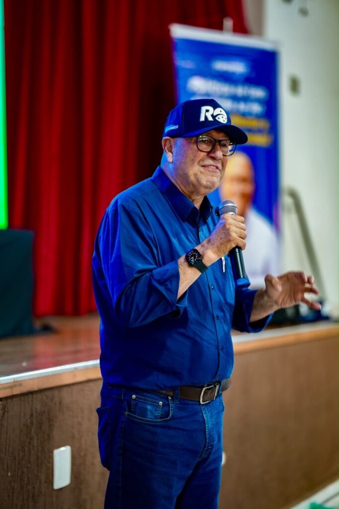 Romanelli reúne lideranças de mais de 90 municípios em encontro político no Norte Pioneiro 1 1ffea885 2bd4 4722 b7cf 6ac6da47e9b2 Romanelli reúne lideranças de mais de 90 municípios em encontro político no Norte Pioneiro