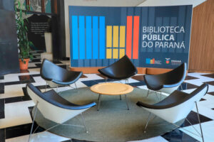 Notícias de Curitiba e do Paraná | Busão Curitiba 20 Biblioteca Pública do Paraná durante atividade da programação de julho