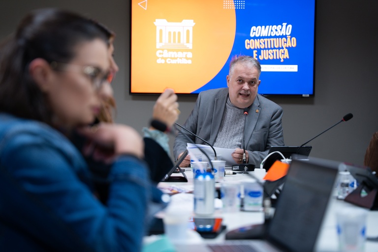 CCJ solicita dados sobre idade dos ônibus em Curitiba
