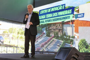 Notícias de Curitiba e do Paraná | Busão Curitiba 21 Centro de Inovação de Irati em imagem de divulgação sobre licitação no Paraná.