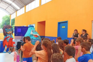 Notícias de Curitiba e do Paraná | Busão Curitiba 24 Estação da Sanepar em ação educativa sobre proteção de rios