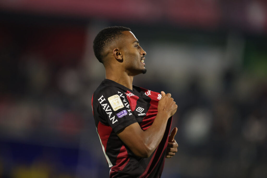 Notícias de Curitiba e do Paraná | Busão Curitiba 18 sao paulo athletico brasileirao 2026