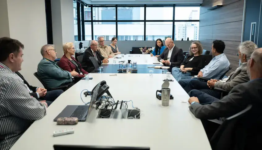 Consultoria solidaria 25 geral scaled p24122 thumb resized Notícias de Curitiba e do Paraná | Busão Curitiba